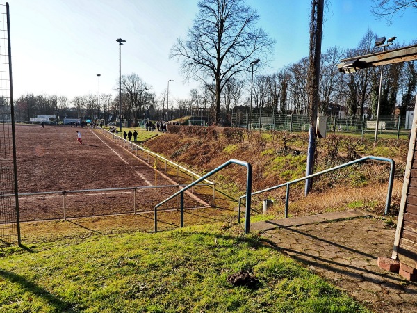 Bezirkssportanlage Im Emscherbruch Platz 2 - Gelsenkirchen-Resse