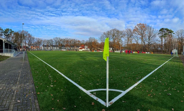 Sportplatz Schatenweg - Paderborn-Schloß Neuhaus
