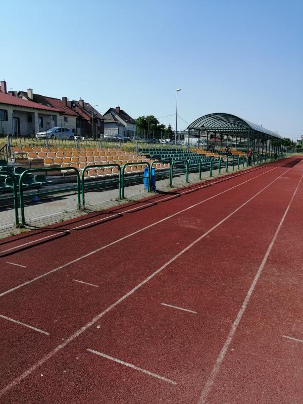 Stadion Im. 700 - Lecia Pszczółek - Pszczółki