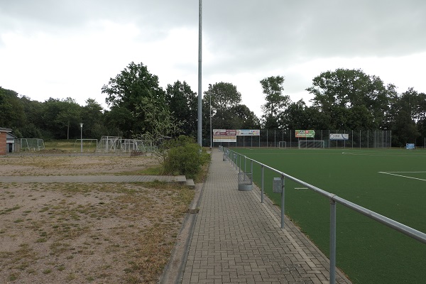 Stadion Sander Tannen Nebenplatz 2 - Hamburg-Bergedorf