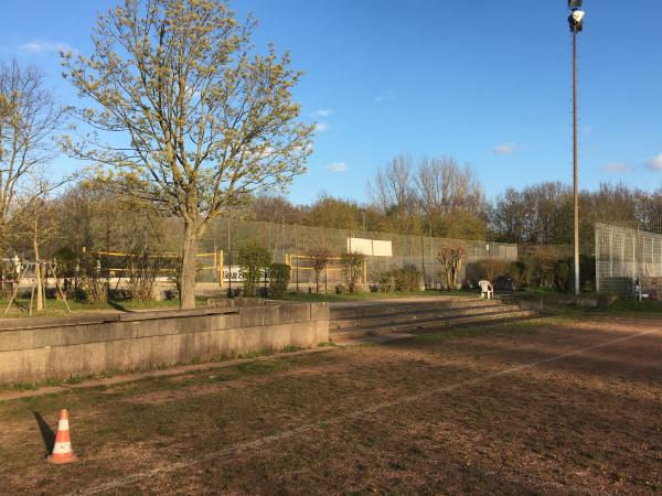 Bezirkssportanlage Döhren B-Platz - Hannover-Döhren