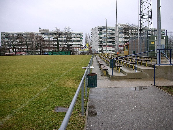 Sportplatz Red Star Auto - Wien