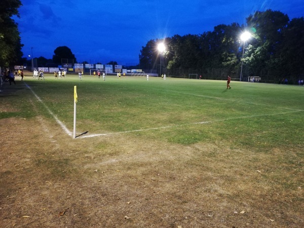 Sportplatz Schwarzer Stein - Kassel-Philippinenhof