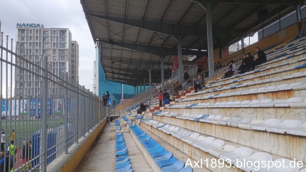 Bağcılar Belediyesi Mahmutbey Stadyumu - İstanbul