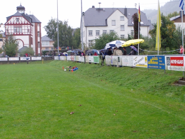 Sportplatz an der Mosel - Bullay