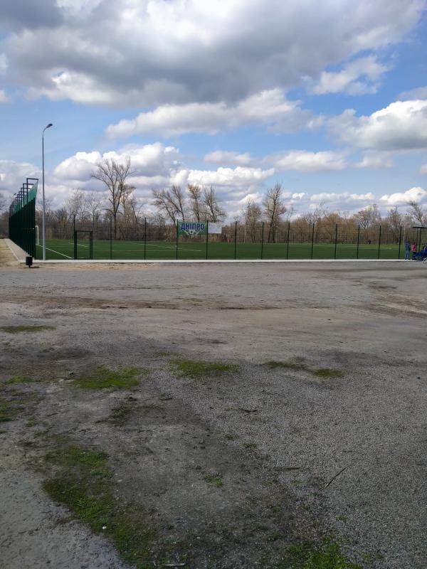 Futbolne pole Dnipro - Nova Kakhovka