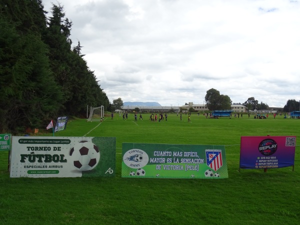 Complejo Club Deportivo Atletico Madrid Cancha 1 - Madrid, Cundinamarca