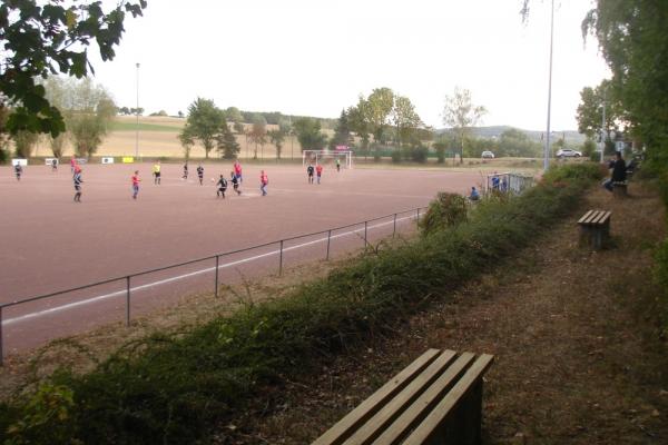Sportplatz im Felde - Nieheim-Eversen