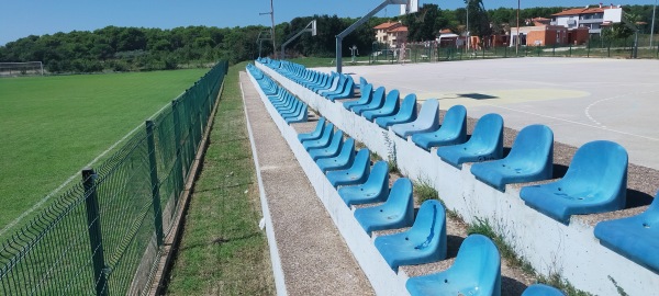 Nogometno igralište Ližnjan - Ližnjan
