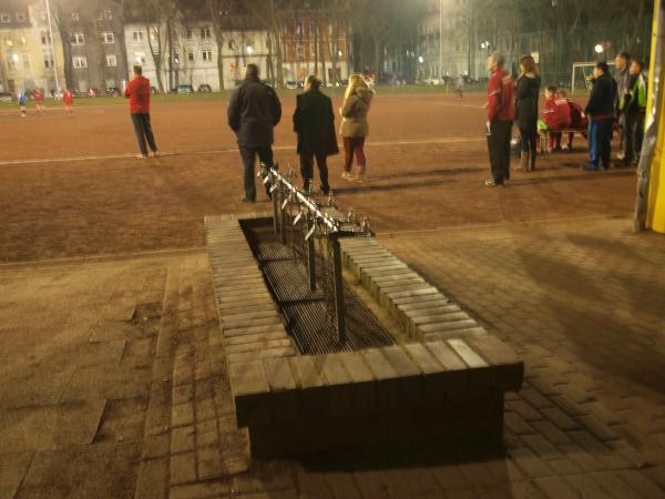 Sportplatz am John-Lennon-Platz - Oberhausen/Rheinland-Alt Oberhausen