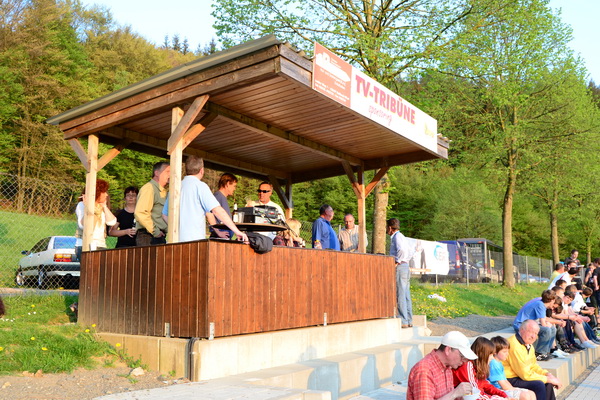 Sportplatz In der Au - Roßbach/Wied