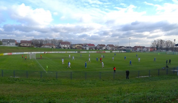 Gradski Stadion  - Dugo Selo   