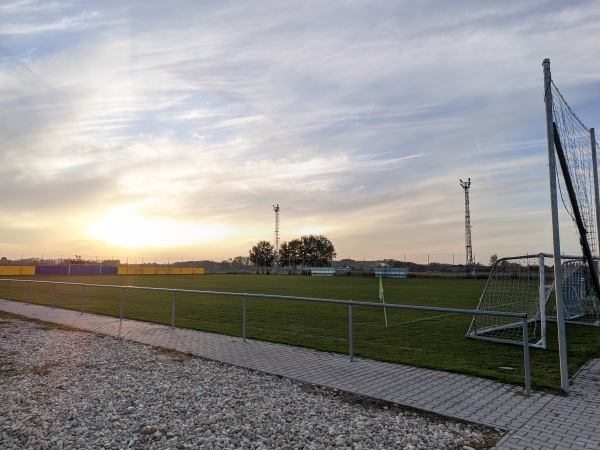 Alcufer Stadion 8-es Edzőpálya - Györ 