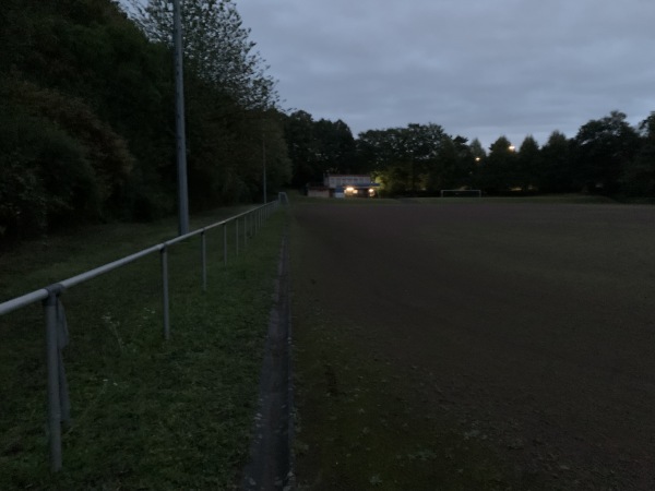 Stadion an der Autobahn Nebenplatz - Hürth-Efferen
