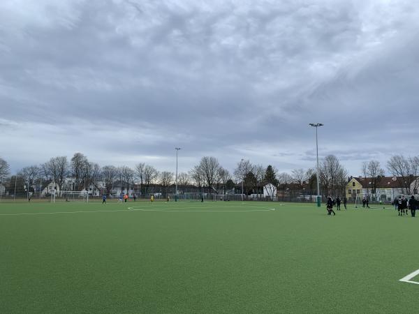 Bezirkssportanlage Kronwinkler Straße Platz 2 - München-Aubing