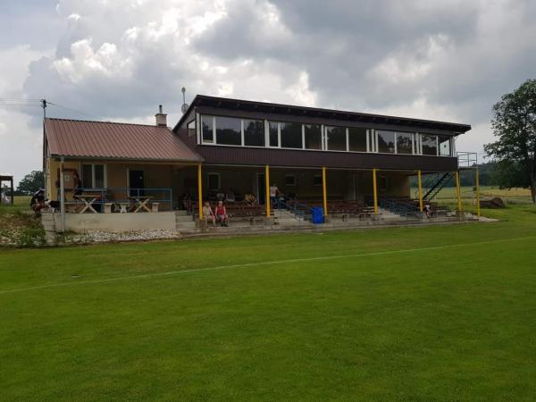 Sportovny Areal TJ Měcholupy  - Měcholupy 