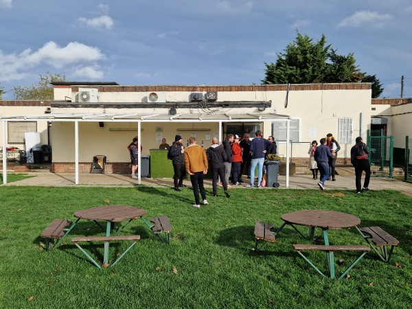 Rectory Meadow - London-Hanworth, Greater London