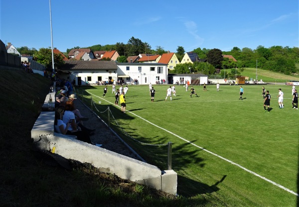 Sportplatz Ruppersthal - Großweikersdorf