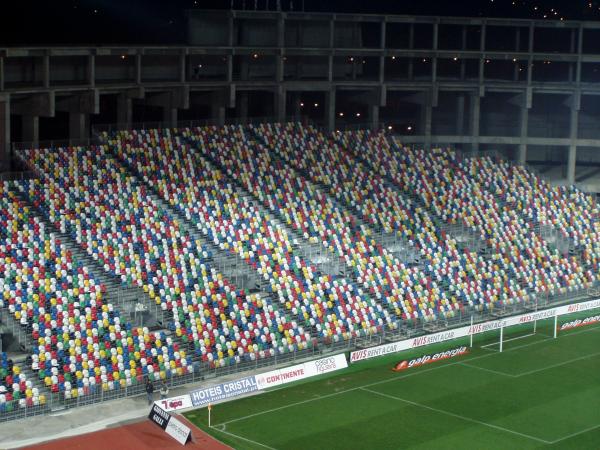 Estádio Dr. Magalhães Pessoa - Leiria