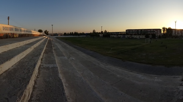 Yoshliq Stadioni - Karmana