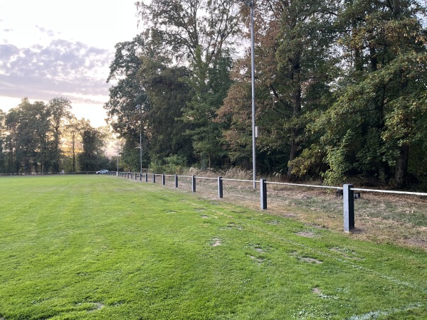 Waldstadion Nebenplatz - Stutensee-Staffort