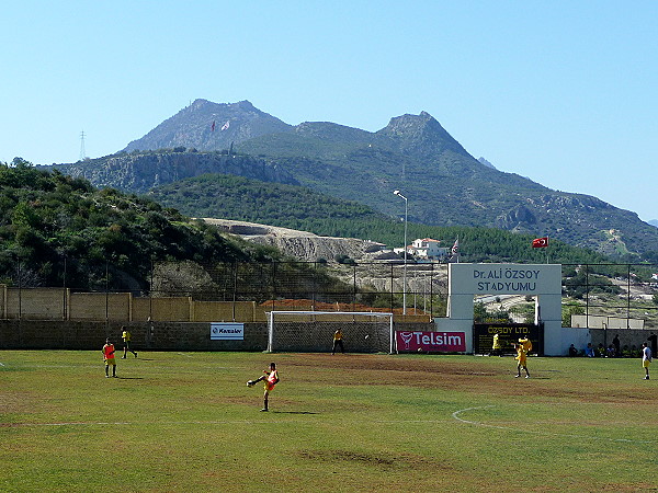 Beylerbeyi Dr. Ali Özsoy Stadı - Girne (Kyrenia)