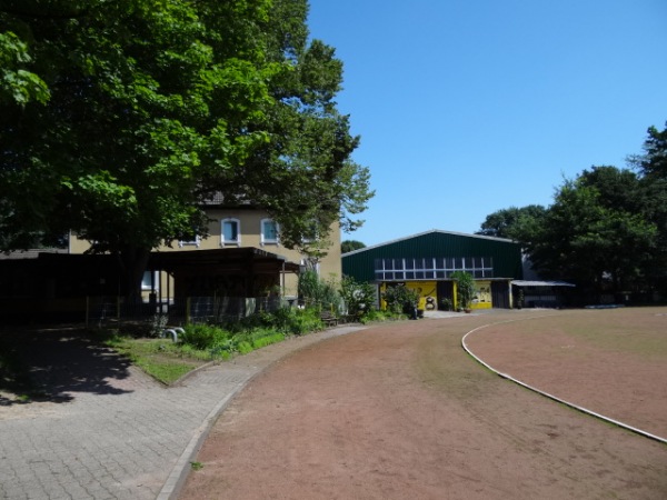 Sportplatz im Schulzentrum Süd - Duisburg-Huckingen