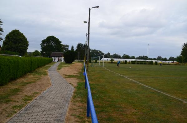 Sportplatz Am Schloßpark - Ausleben-Ottleben