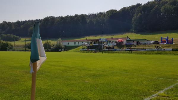 Sportplatz am Erlbach - Kraftsdorf
