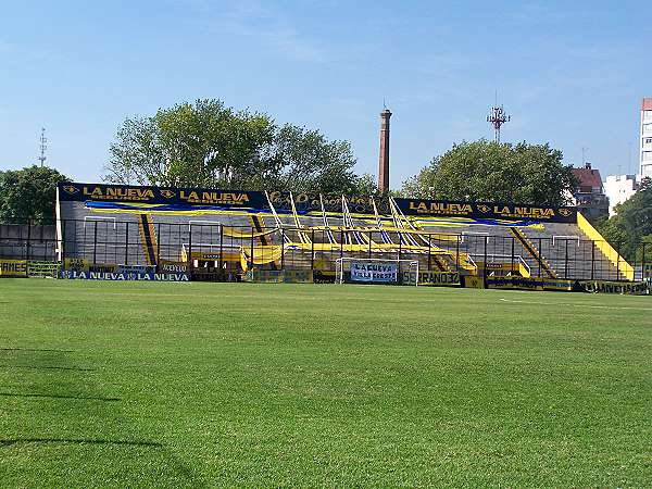 File:Estadio Don León Kolbowsky, del Club Atlético Atlanta..jpg - Wikimedia  Commons