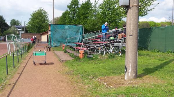Sportplatz Ivenshofweg - Köln-Merkenich