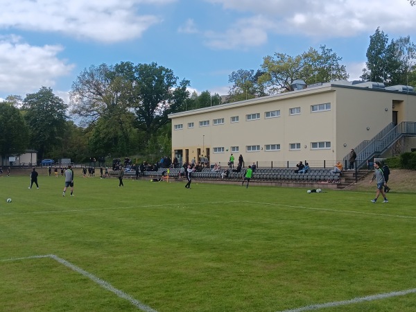 Hubertus-Sportplatz 2 - Berlin-Grunewald