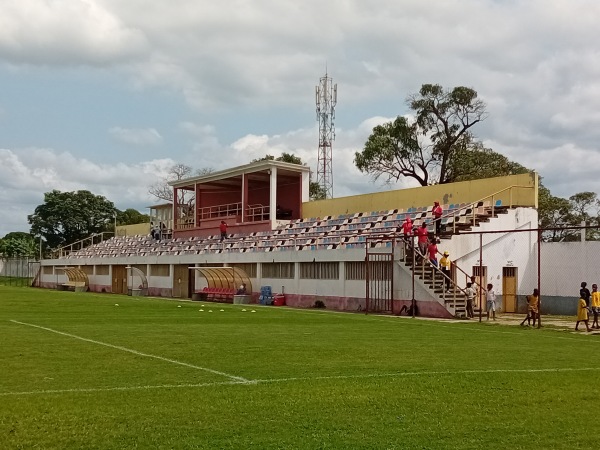 Estádio Municipal do Dande - Caxito