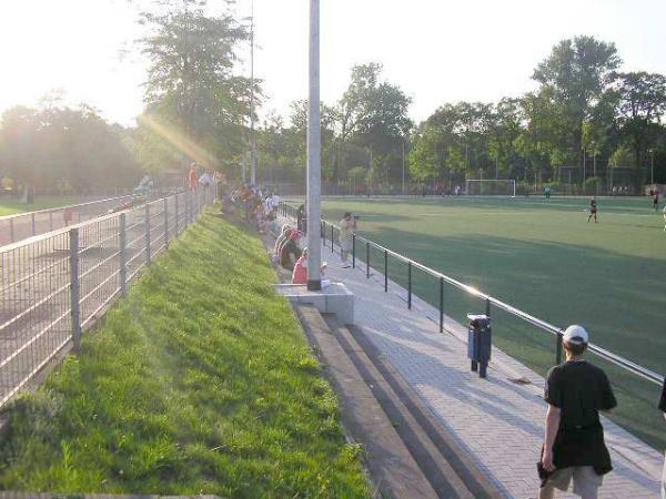 Bezirkssportanlage Vennhauser Allee Platz 2 - Düsseldorf-Eller