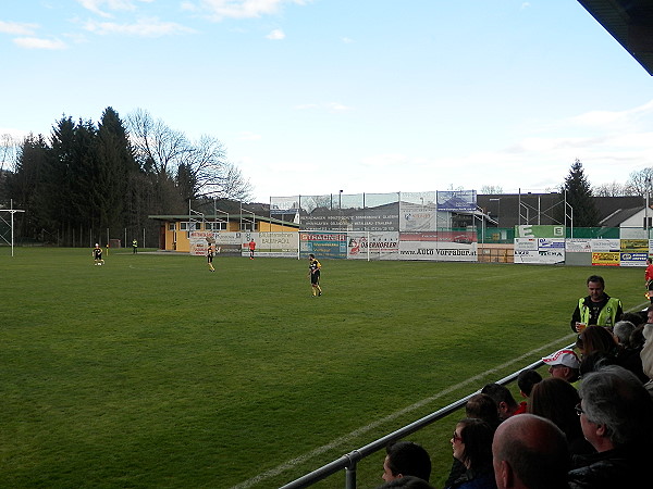 Sportplatz Heiligenkreuz - Heiligenkreuz am Waasen