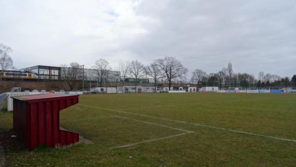 Sportpark Middenmeer veld 20-Zeeburgia veld 1 - Amsterdam