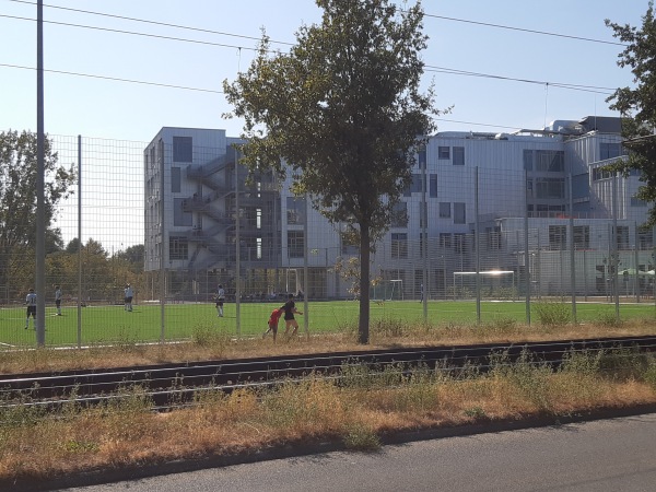 Sportplatz Gymnasium Allee der Kosmonauten - Berlin-Lichtenberg