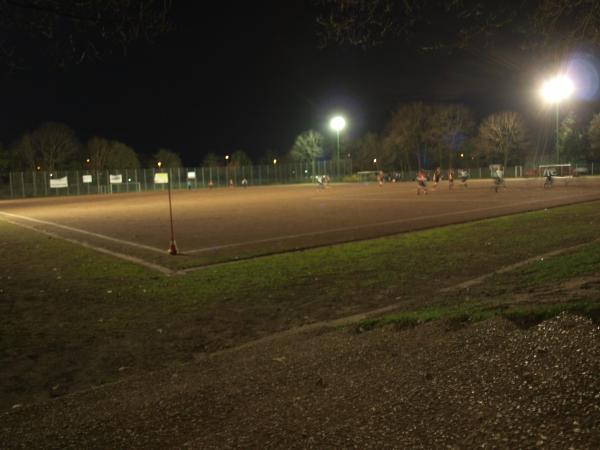 Sportplatz im Gleisdreieck - Bielefeld-Brackwede