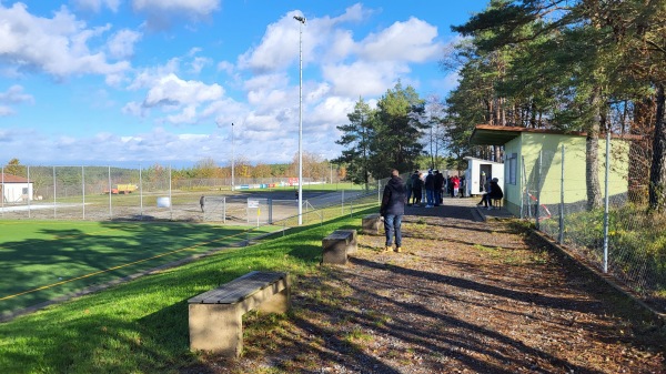 Horst-Hein-Sportanlage Platz 2 - Strahlungen