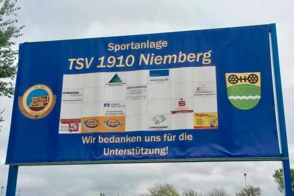 Sportanlage an der Schule  - Landsberg/Saalekreis-Niemberg 
