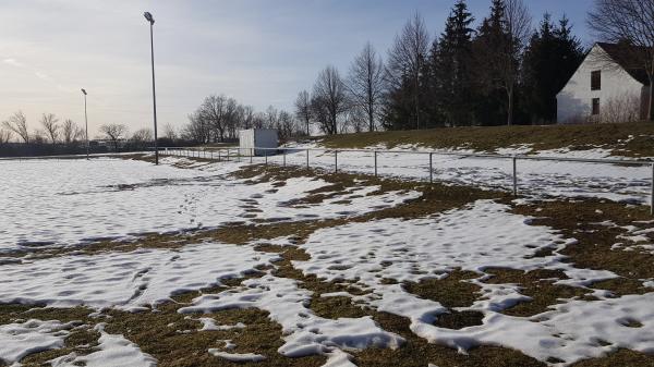 Sportplatz am Freibad - Ilmtal-Weinstraße-Oßmannstedt
