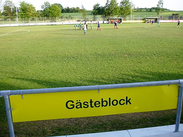 mittlerweile Kunstrasen