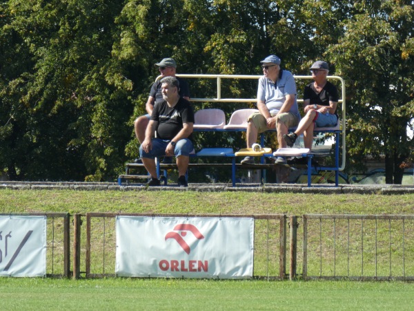 Stadion Miejski w Nowej Soli obok - Nowa Sól