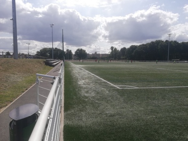 Stade Léo Lagrange terrain 4 - Sainte-Geneviève-des-Bois