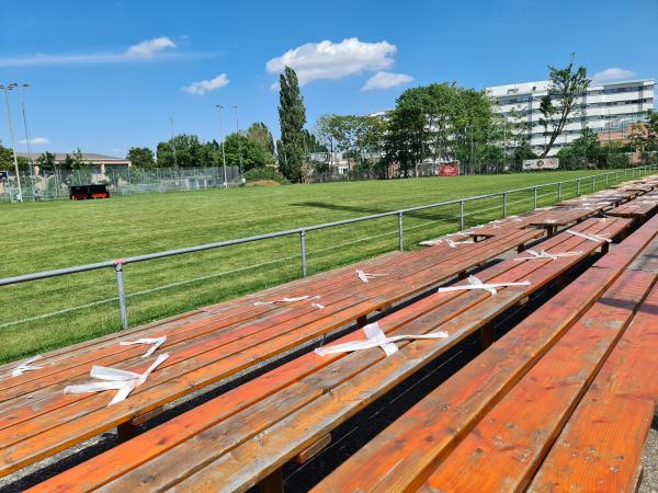 Sportplatz Red Star Auto - Wien