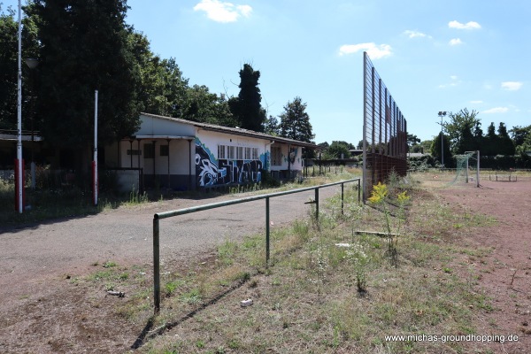 Bezirkssportanlage Ahrstraße I / Vogelwiese Platz 2 - Duisburg-Laar