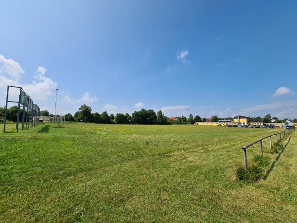 Sportzentrum Adelsdorf Platz 2 - Adelsdorf