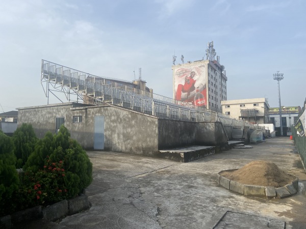Stade Mbappé Léppé - Douala-Akwa Stade Mbappé Léppé - Douala-Akwa