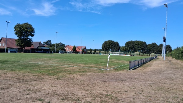 Sportplatz an der Turnhalle - Andervenne