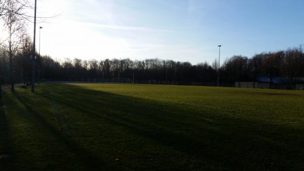 Flesnburger Stadion Platz hinter der Tribüne - Flensburg